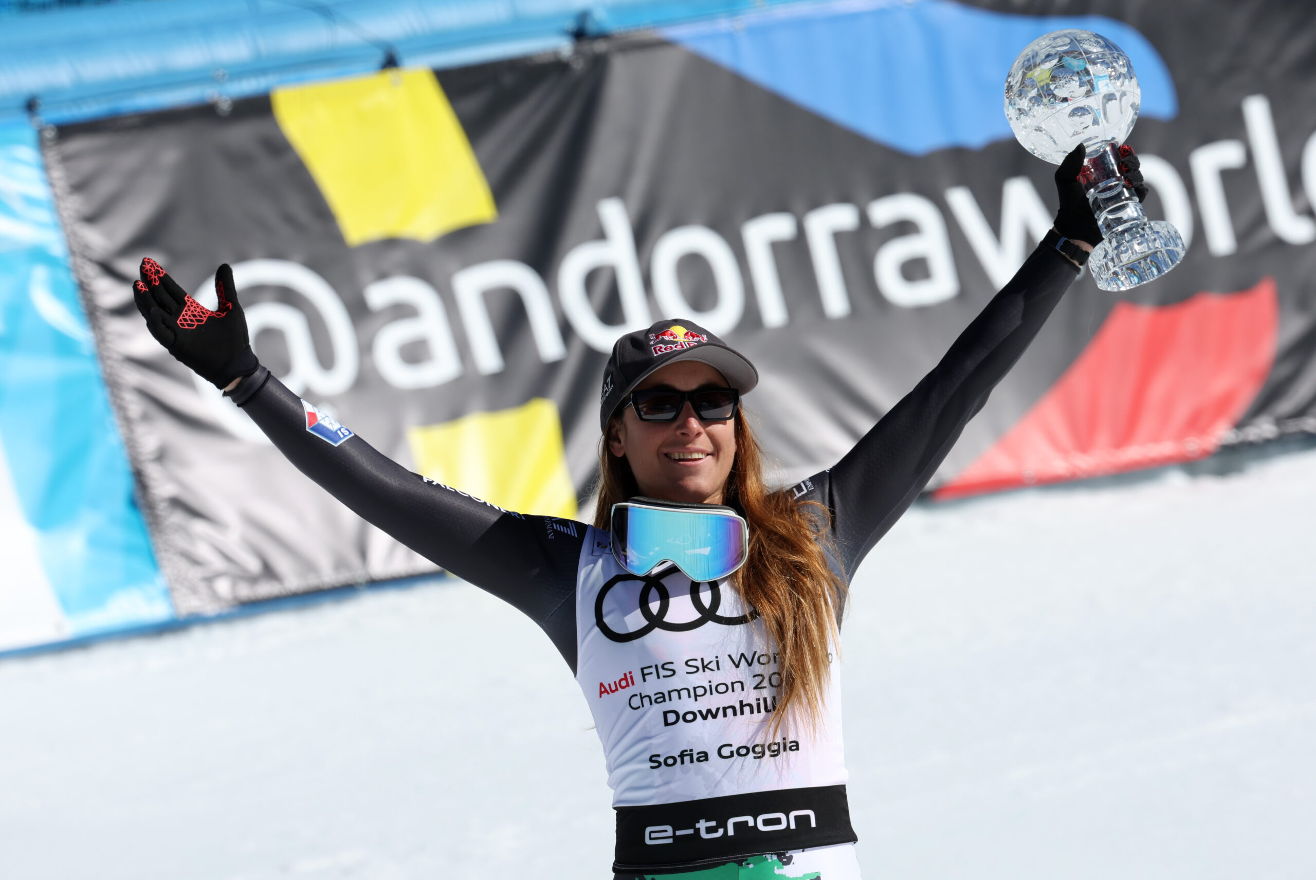 Sofia Goggia con la sua quarta Coppa di discesa, nel 2023 ©Pentaphoto