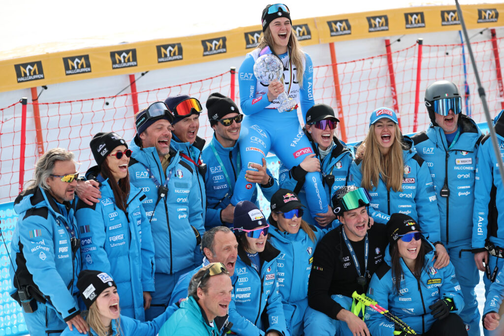 Gruppo azzurro in festa in Norvegia per Laura Pirovano ©Pentaphoto