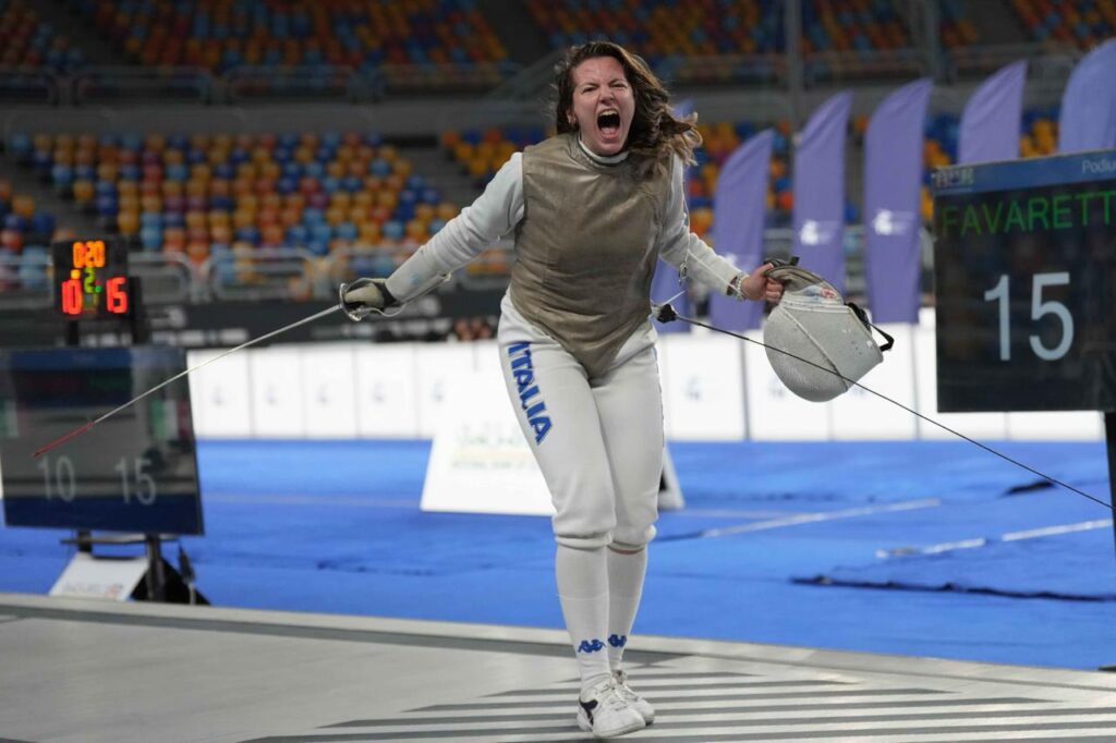 Martina Favaretto in trionfo al Cairo nella Coppa del Mondo di fioretto femminile ©Bizzi/Federscherma