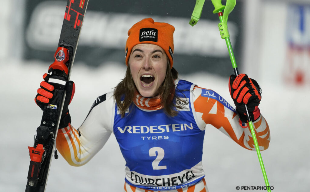 Petra Vlhova, in slalom ha vinto anche il titolo giovanile ai Mondiali e ai Giochi ©Pentaphoto