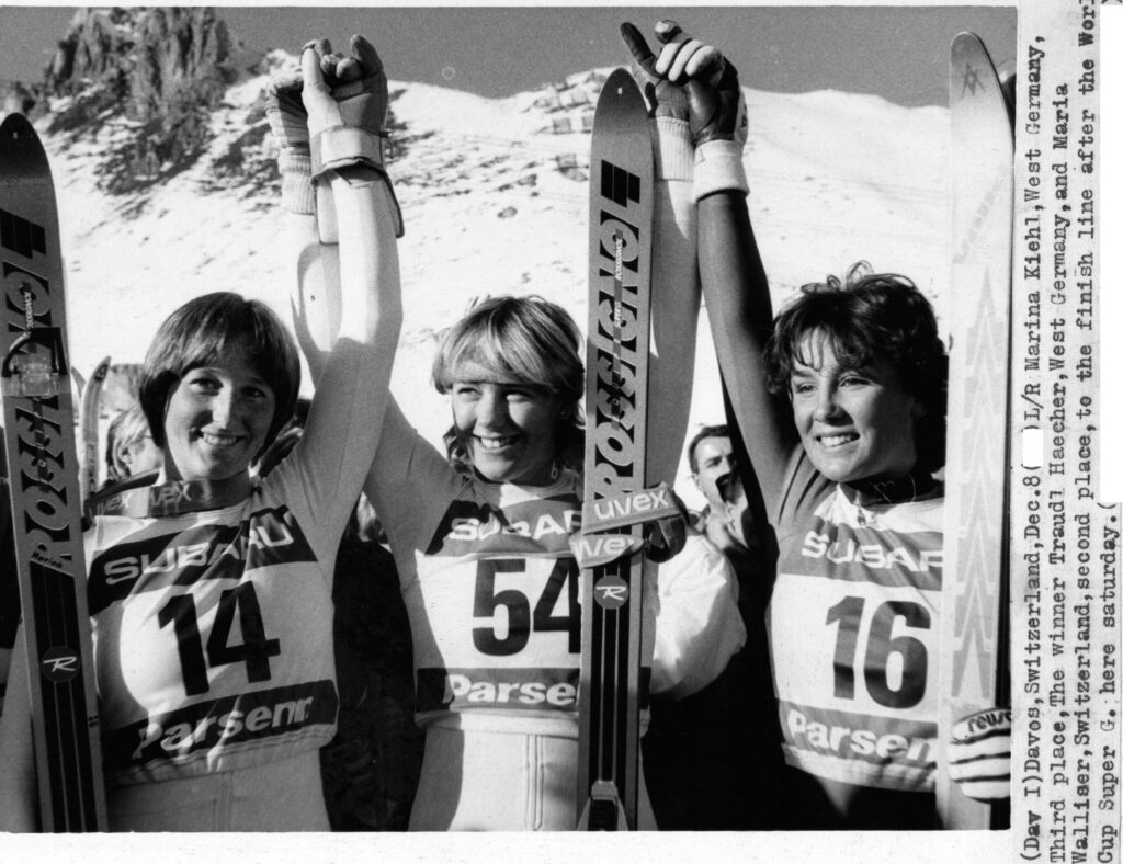 Davos, 8 dicembre 1984: il podio del superG femminile. Da sinistra:  Marina Kiehl, tedesca; Traudl Haecher, tedesca; Maria Walliser, svizzera ©Pentaphoto