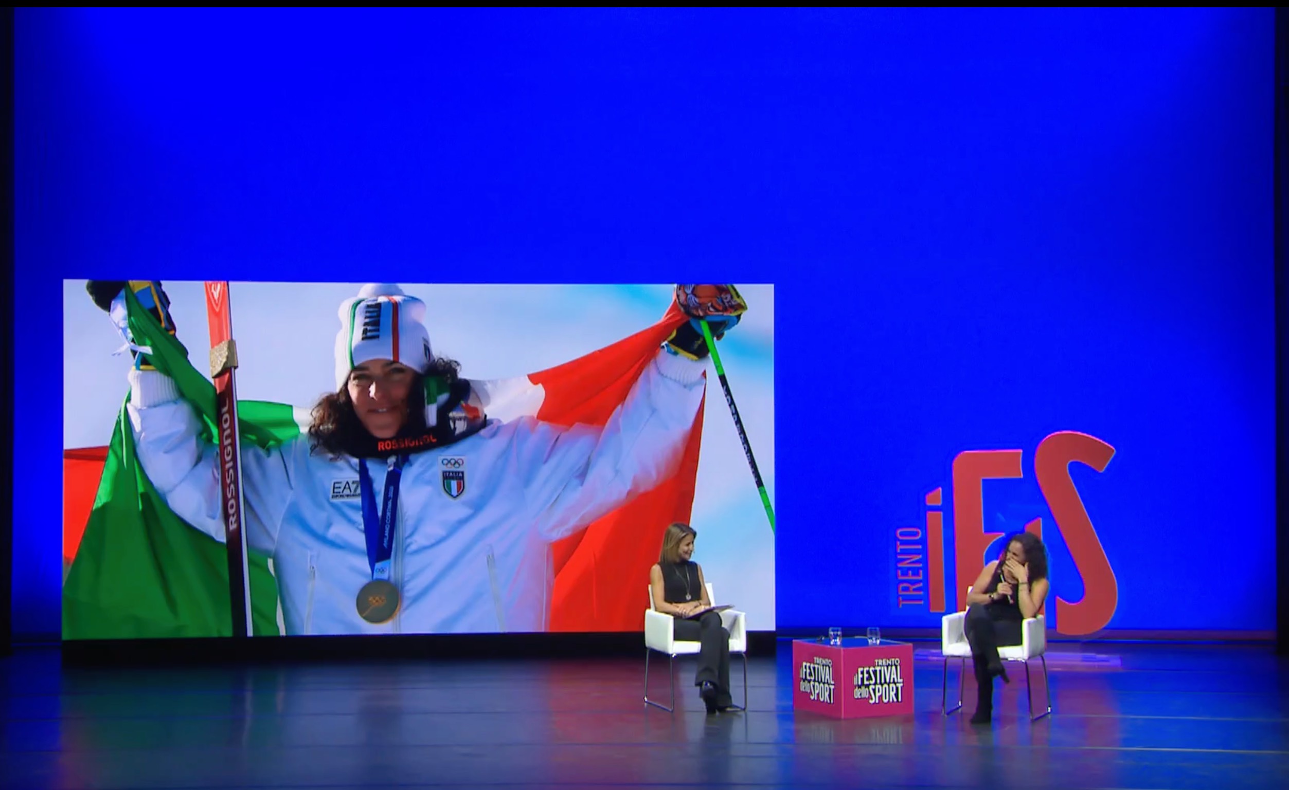 Federica Brignone con Cristina Fantoni sul Palco del Festival dello Sport della Gazzetta